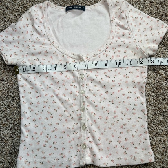 Brandy Melville Light Pink Floral Cropped Button Down Short Sleeve Top - Picture 7 of 8